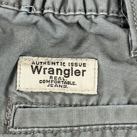 Wrangler Shorts Mens 44 Neutral Tone Classic Chino Durable Workwear Shorts - Picture 8 of 10